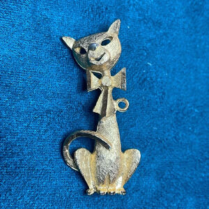 Vintage Retro Gold Tone Kitty Cat Brooch